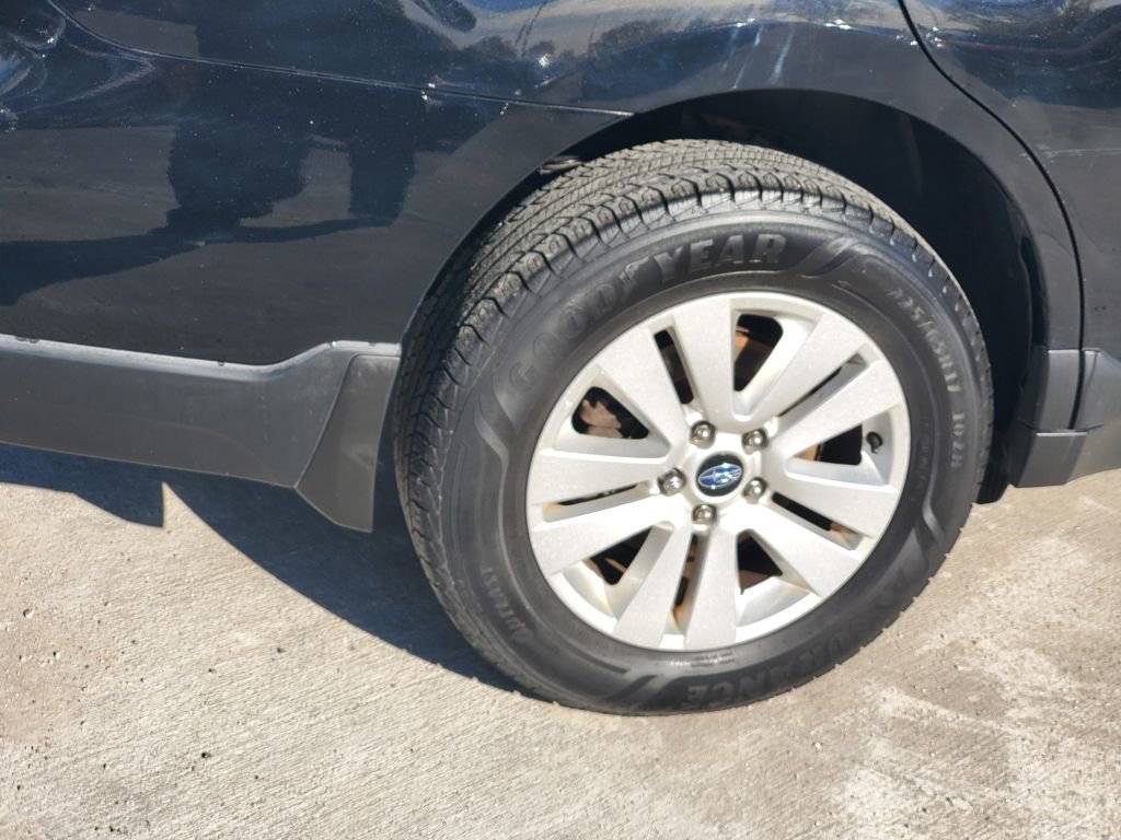 Used 2017 Subaru Outback 2.5i image 5