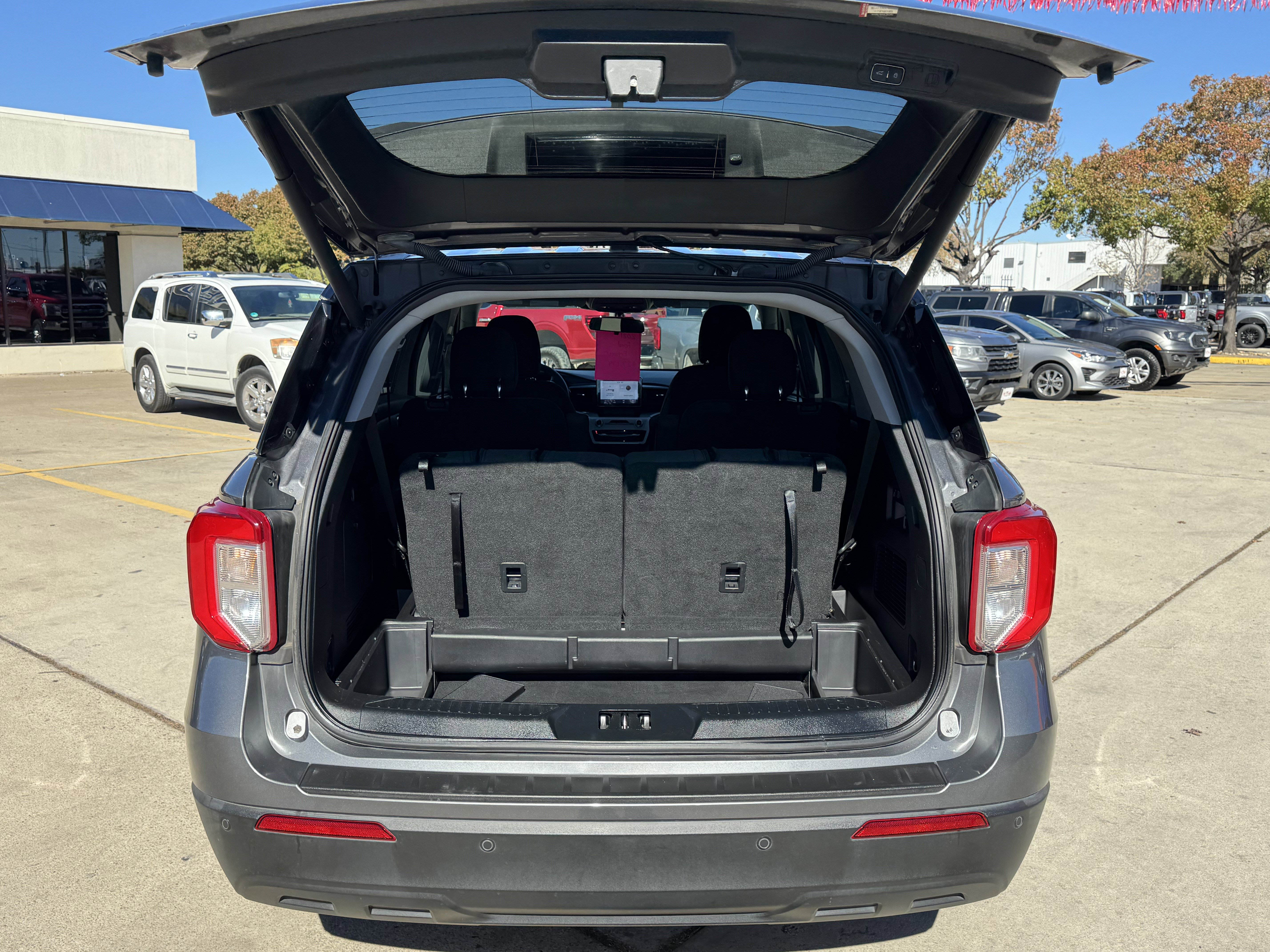 Certified 2021 Ford Explorer XLT image 8