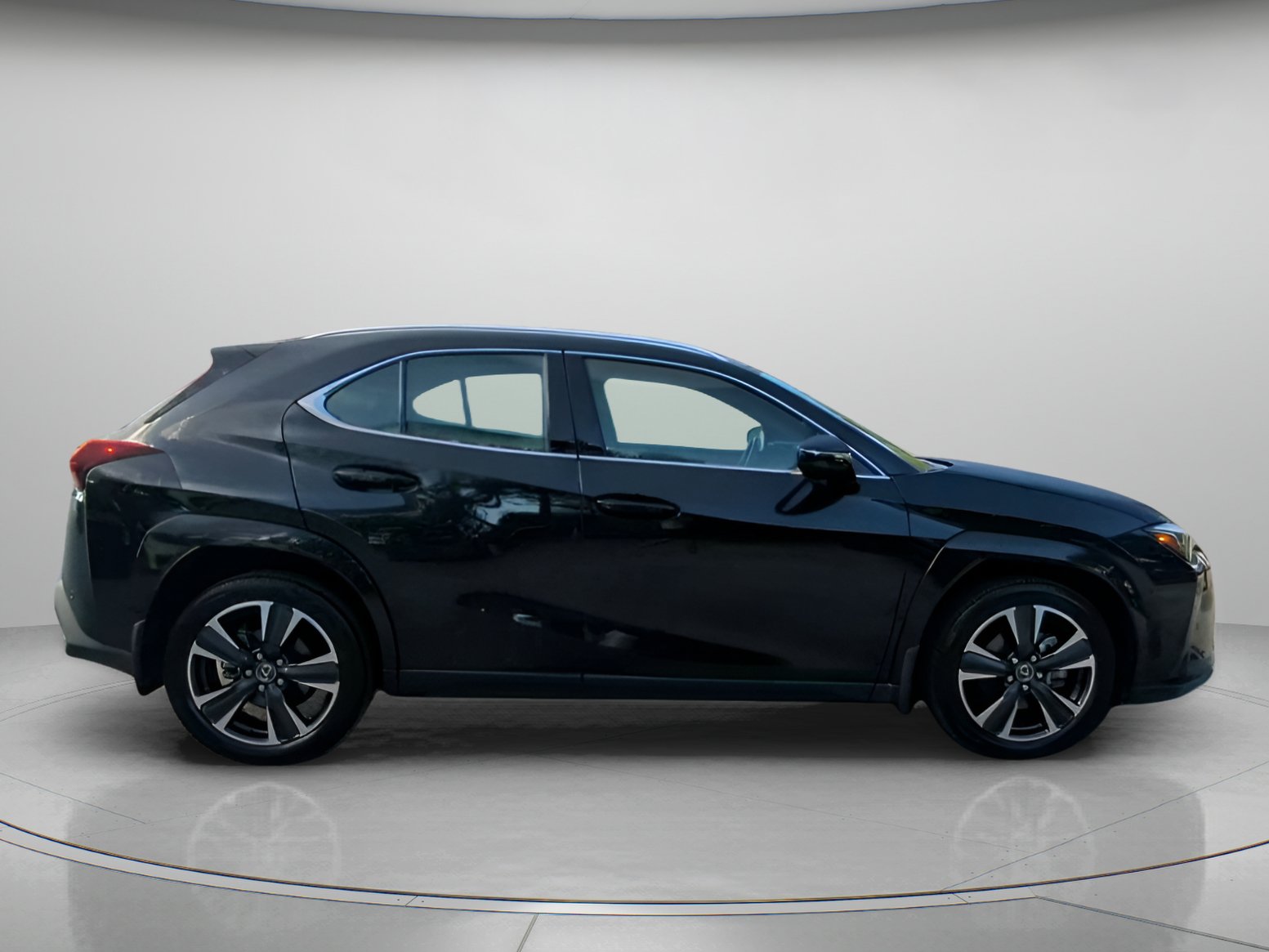 Used 2025 Lexus UX 300h FWD w/ Cold Area Package image 32