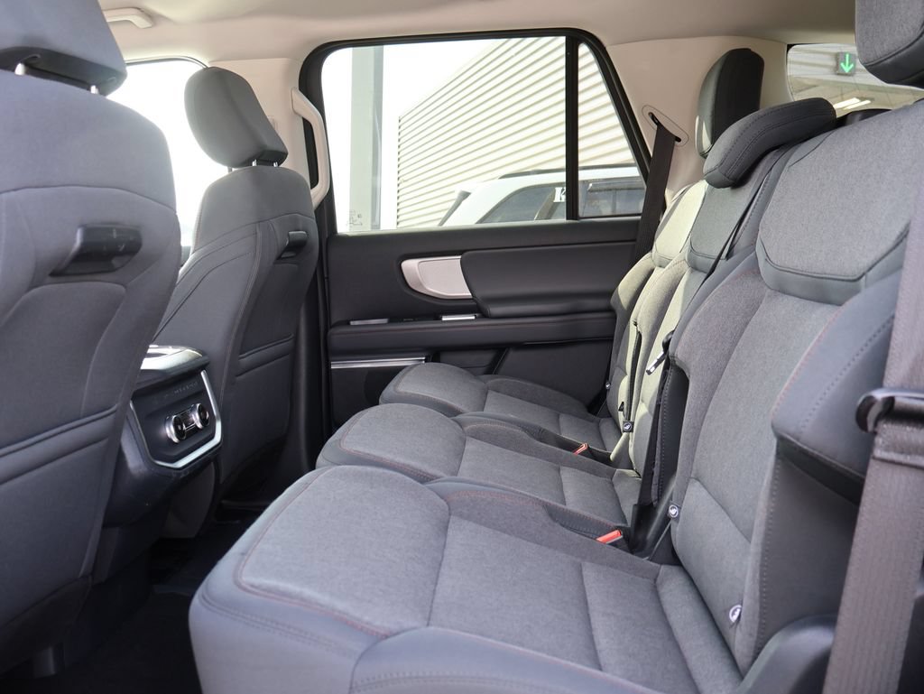 Certified 2025 Ford Expedition Active AWD/4WD image 20