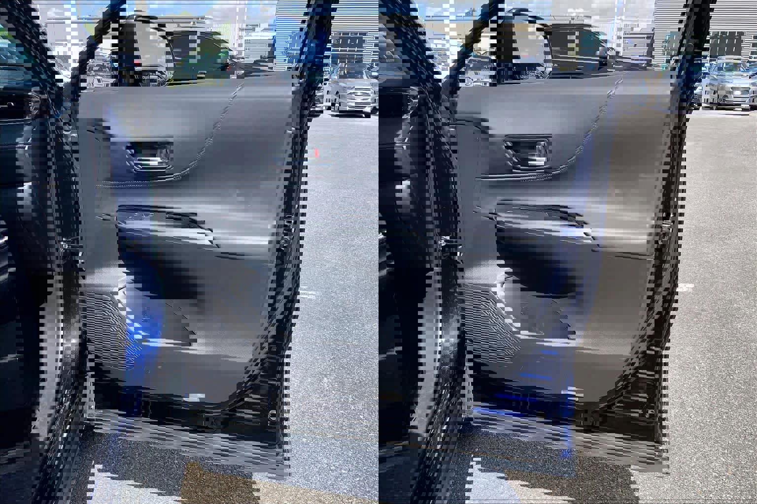 Used 2024 Toyota Venza LE AWD/4WD image 21