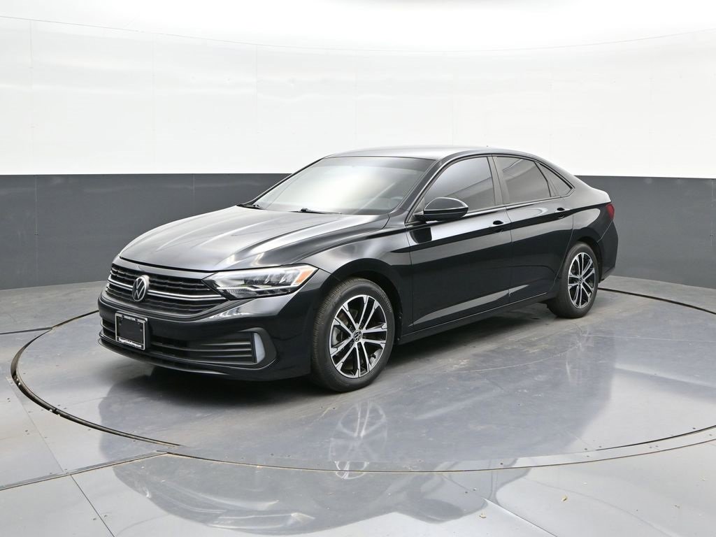 Used 2022 Volkswagen Jetta Sport image 1