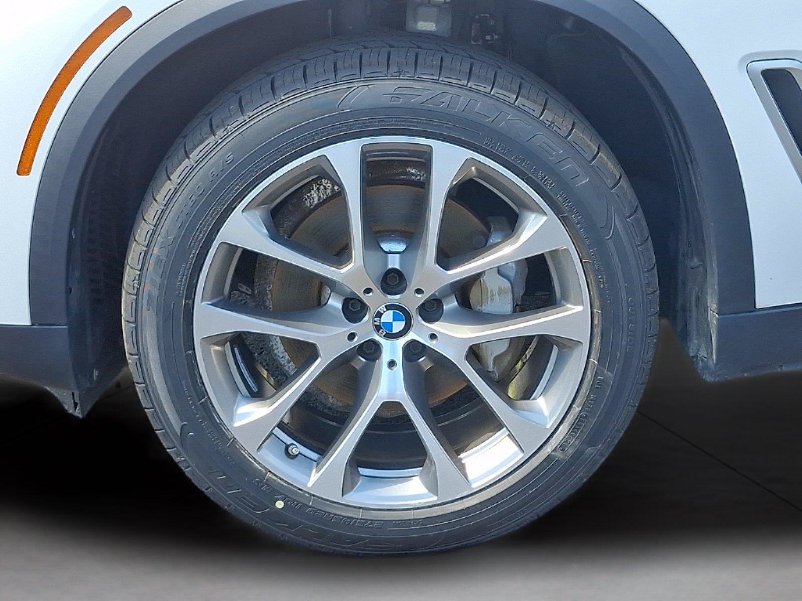 Used 2019 BMW X5 xDrive40i w/ Premium Package 2 AWD/4WD image 29