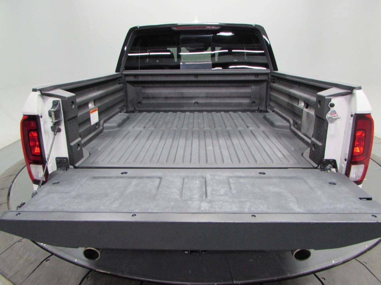 Used 2023 Honda Ridgeline Black Edition image 8