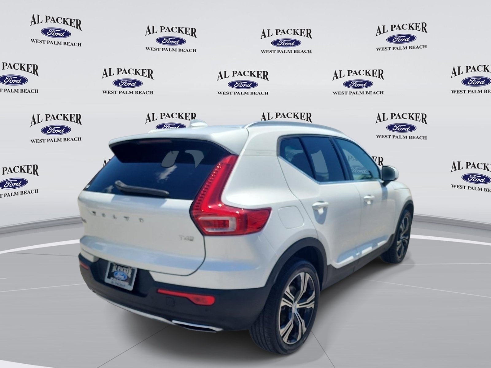 Used 2020 Volvo XC40 T4 Inscription w/ Protection Package Premier FWD image 5
