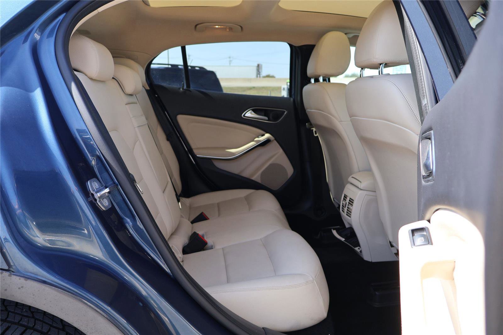 Used 2020 Mercedes-Benz GLA 250 4MATIC image 35