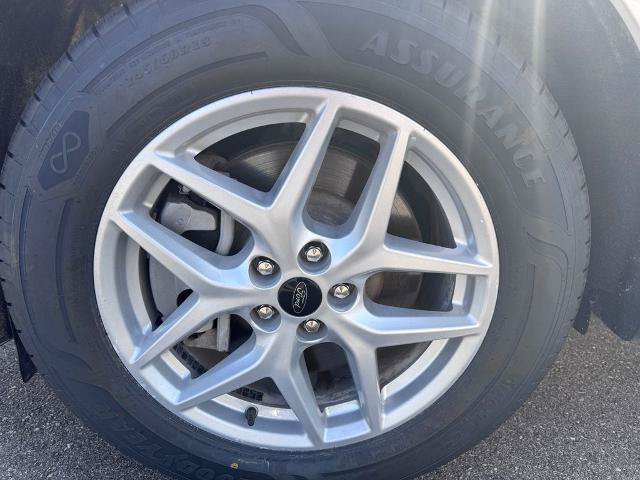 Certified 2024 Ford Edge SEL w/ Convenience Package AWD/4WD image 9