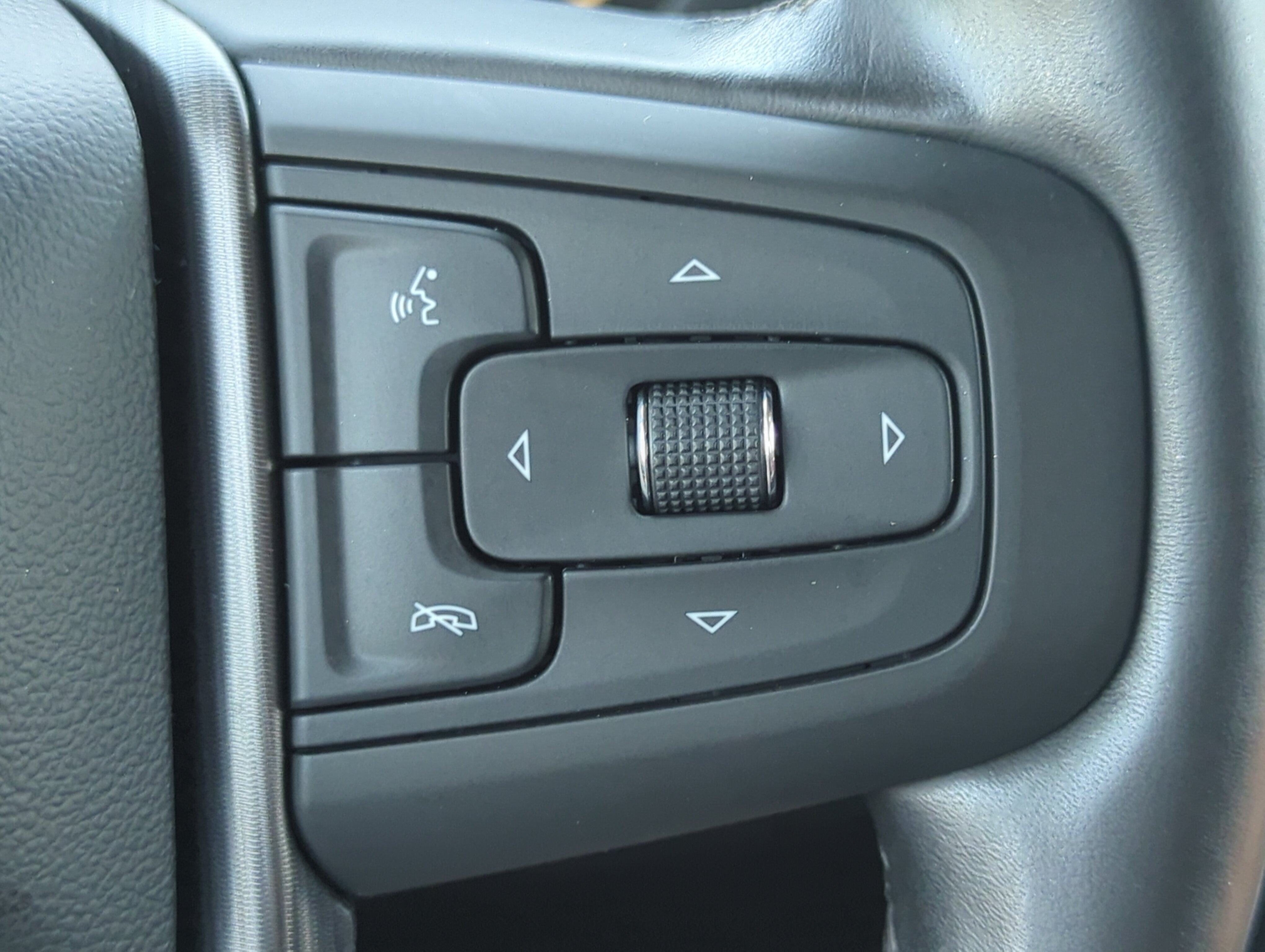 Used 2023 GMC Yukon XL Denali Ultimate AWD/4WD image 25