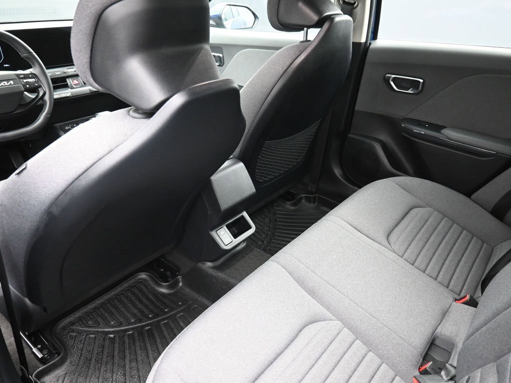 Used 2025 Kia K4 EX image 25