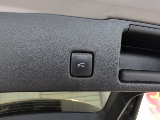 Certified 2023 Ford Escape Platinum AWD/4WD image 32