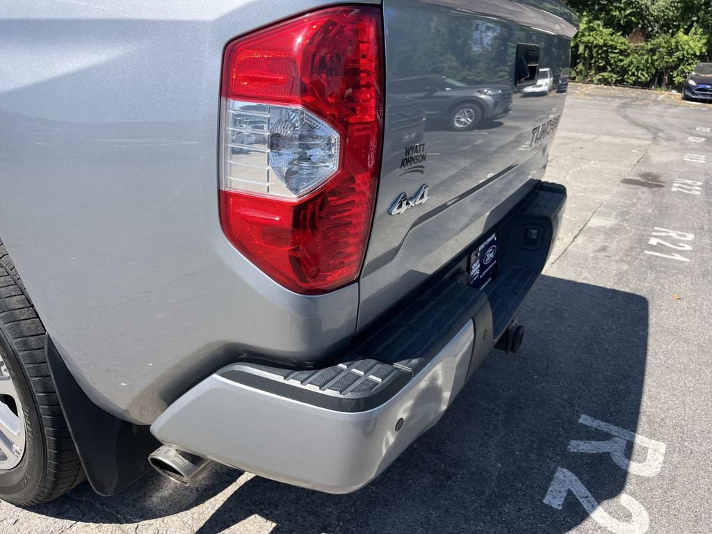 Used 2018 Toyota Tundra Platinum AWD/4WD image 12