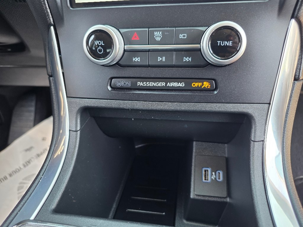 Certified 2024 Ford Edge Titanium AWD/4WD image 5