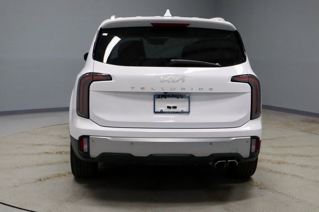 Used 2023 Kia Telluride EX w/ EX Captain's Chair Package image 4