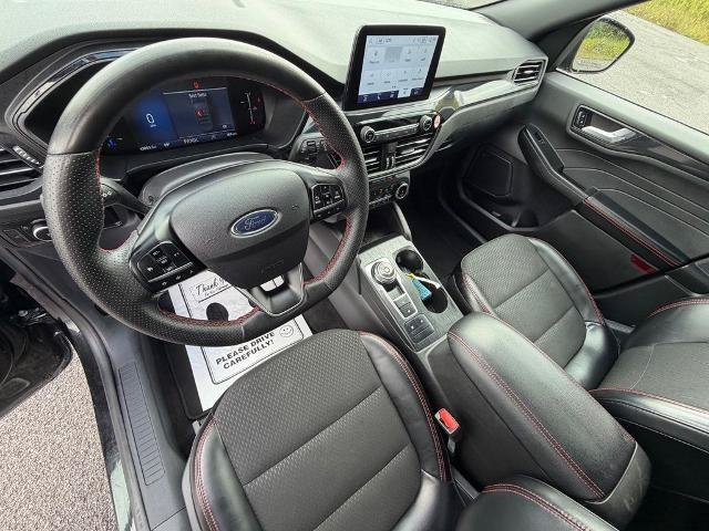 Certified 2025 Ford Escape ST-Line Select AWD/4WD image 19
