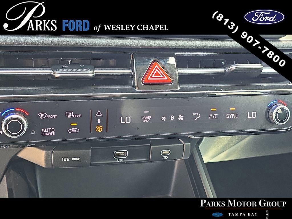 Used 2023 Kia Niro LX image 22