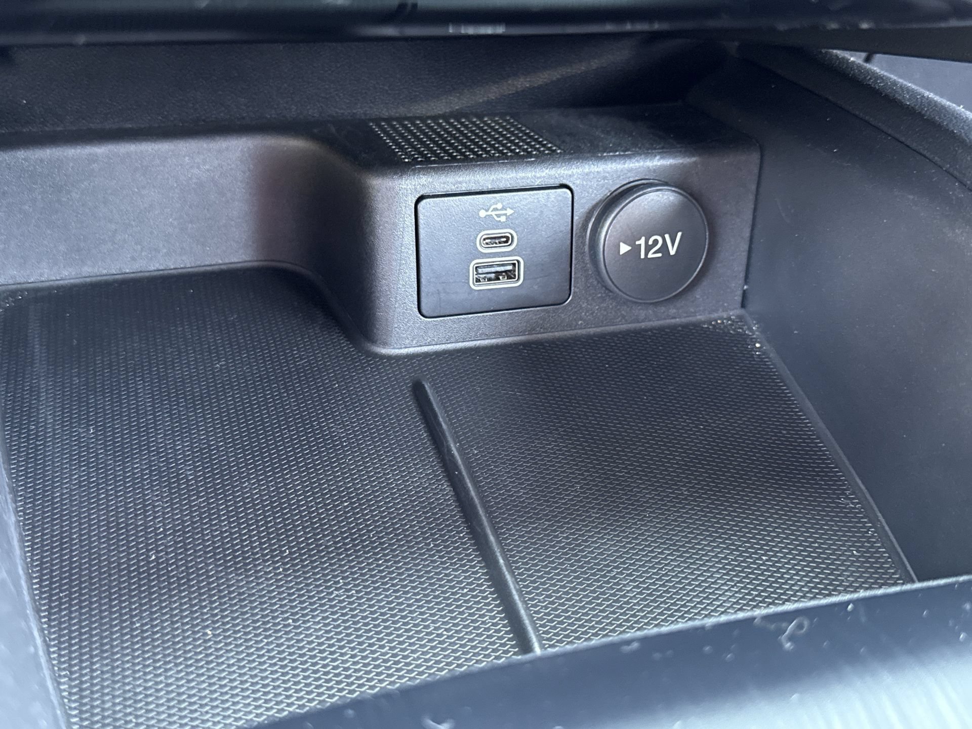 Certified 2025 Ford Escape SE FWD image 8