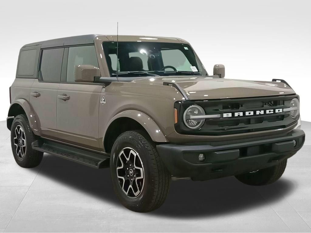 Certified 2025 Ford Bronco Outer Banks image 2