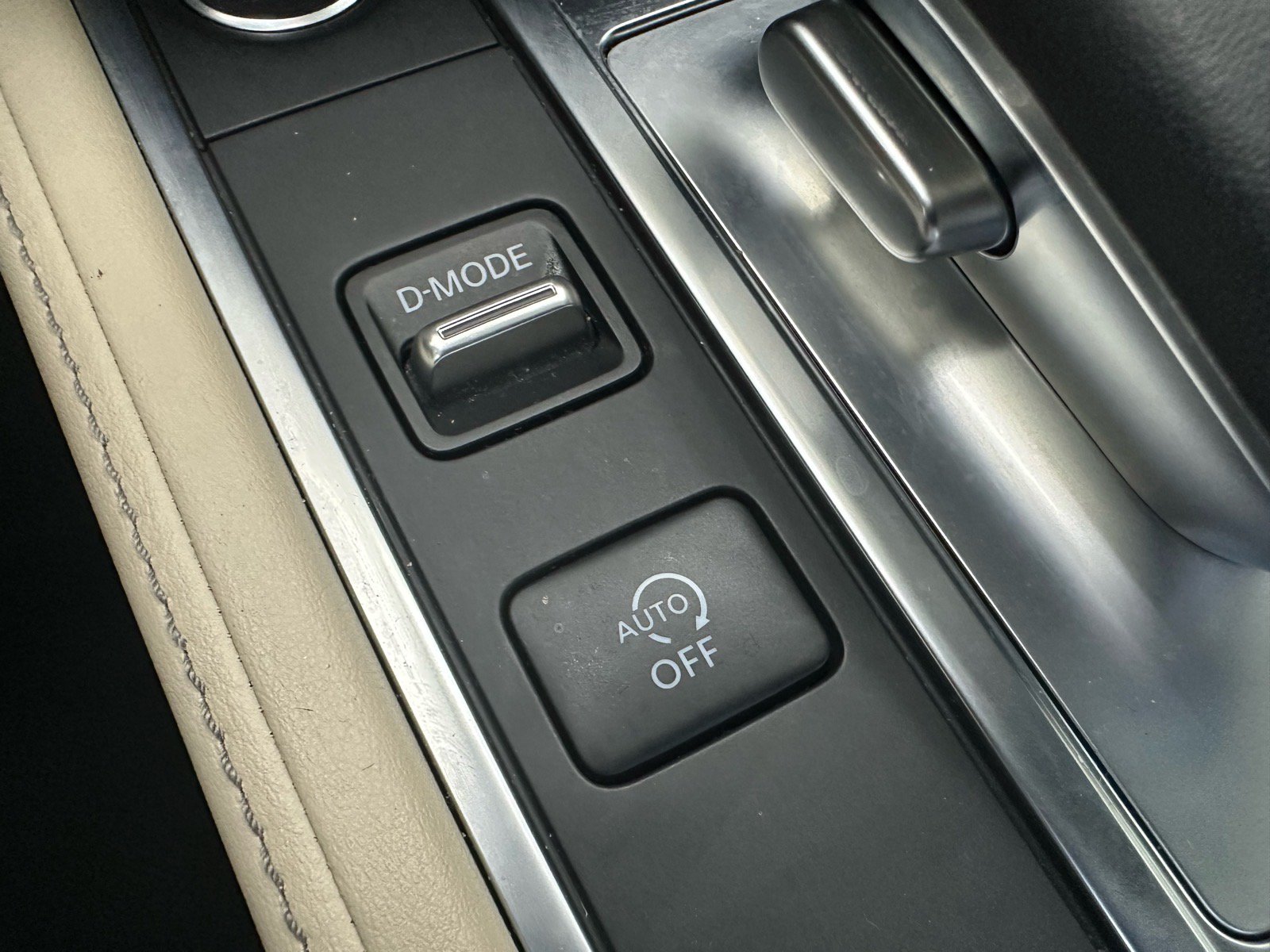 Used 2023 INFINITI QX60 Luxe w/ Cargo Package FWD image 42