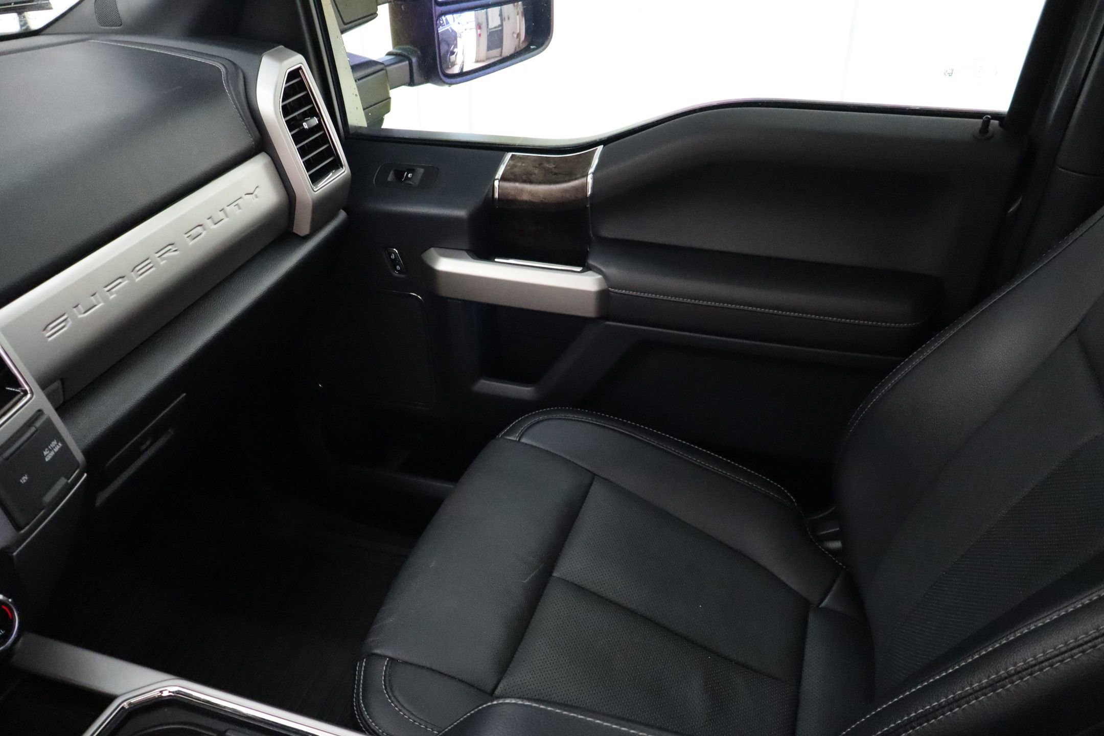 Certified 2022 Ford F250 Lariat w/ Lariat Ultimate Package image 38