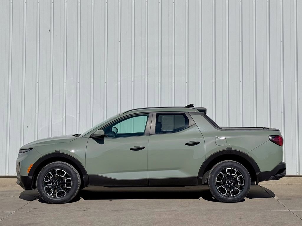 Used 2023 Hyundai Santa Cruz SEL w/ Activity Package image 2