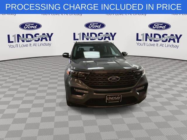 Certified 2023 Ford Explorer XLT w/ Equipment Group 202A AWD/4WD image 3