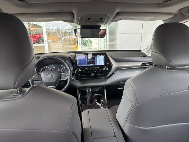 Used 2021 Toyota Highlander Limited FWD image 21