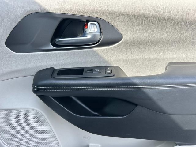 Used 2022 Chrysler Pacifica Touring-L FWD image 31