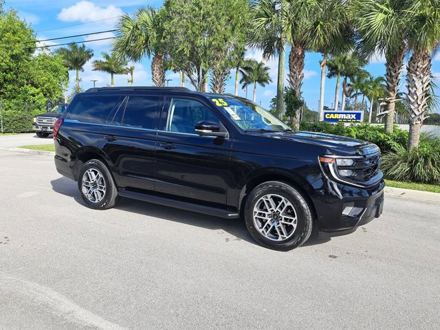 Certified 2025 Ford Expedition Active image 6