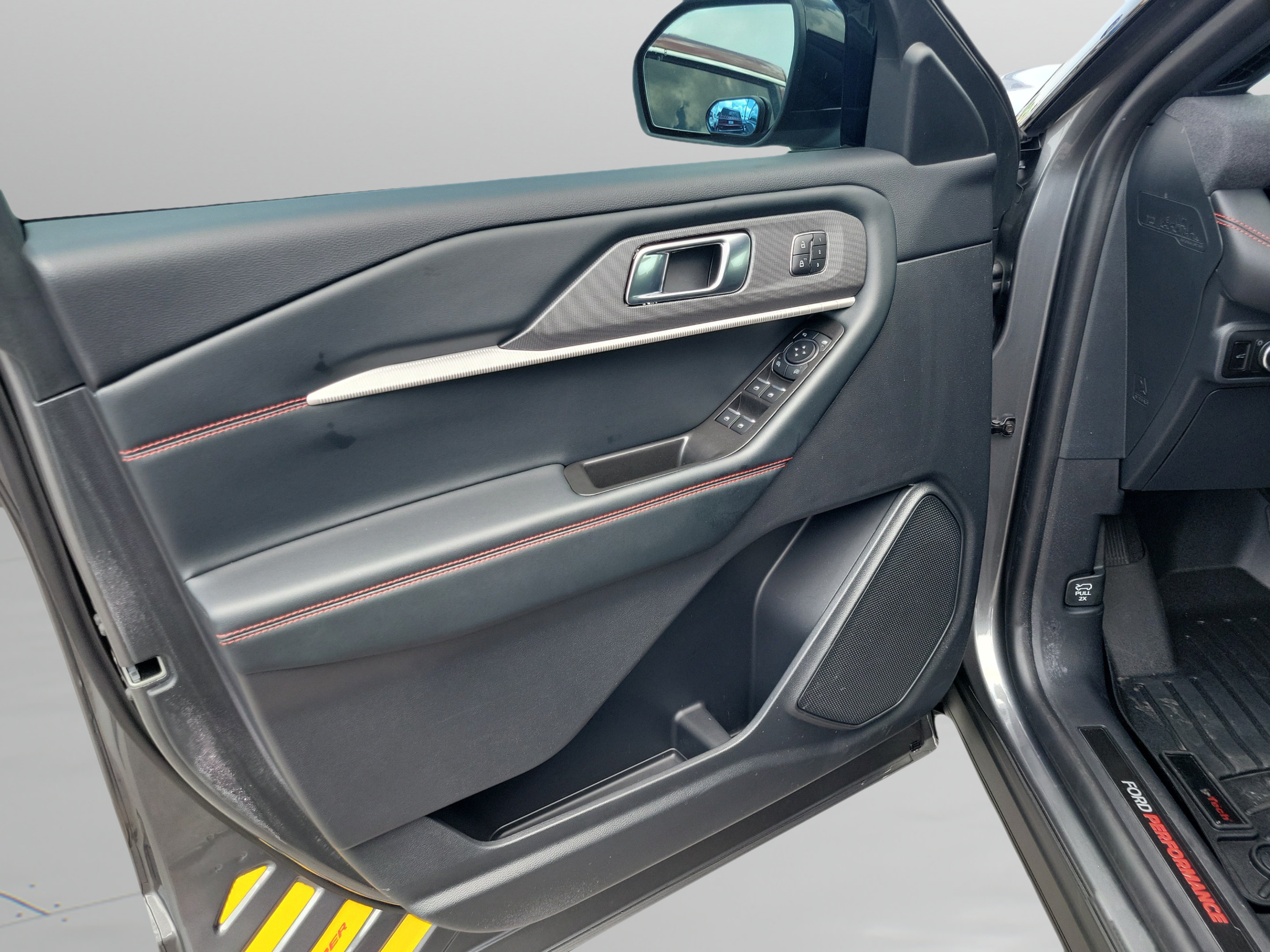 Certified 2025 Ford Explorer ST AWD/4WD image 14