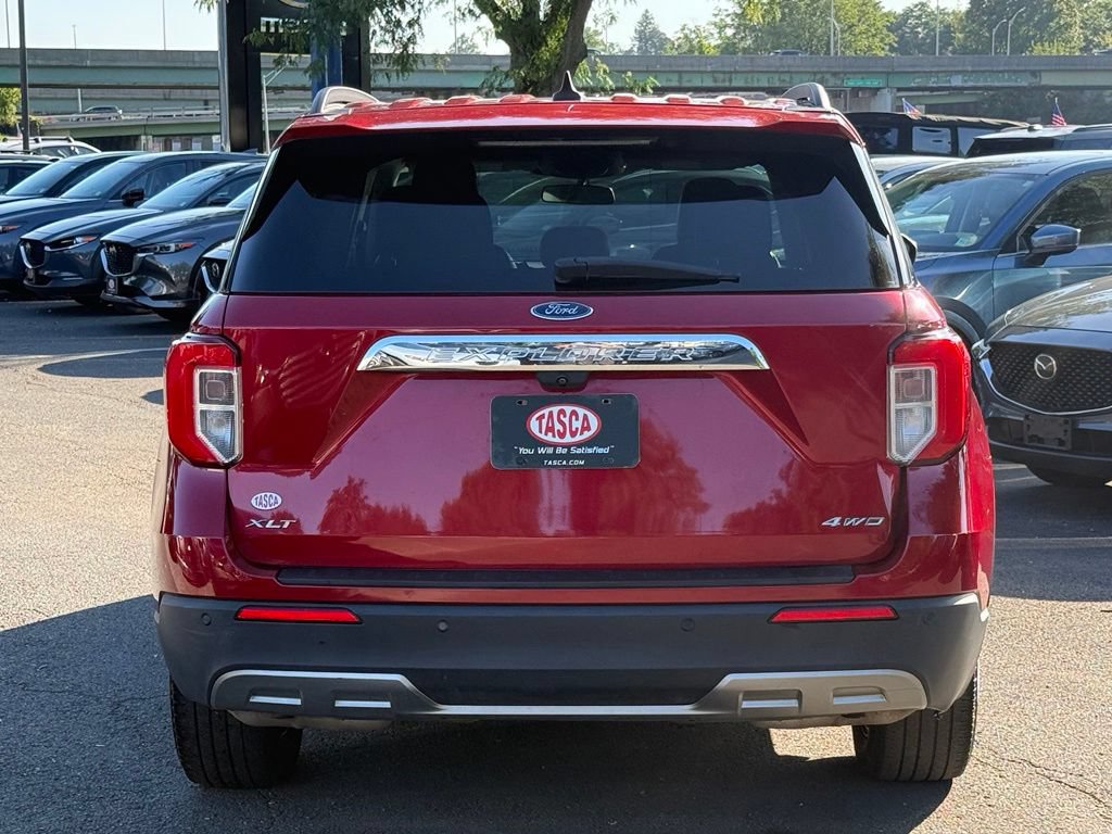 Certified 2022 Ford Explorer XLT w/ Equipment Group 202A AWD/4WD image 8