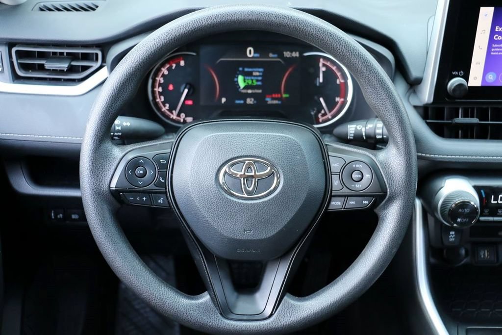 Used 2025 Toyota RAV4 XLE AWD/4WD image 23
