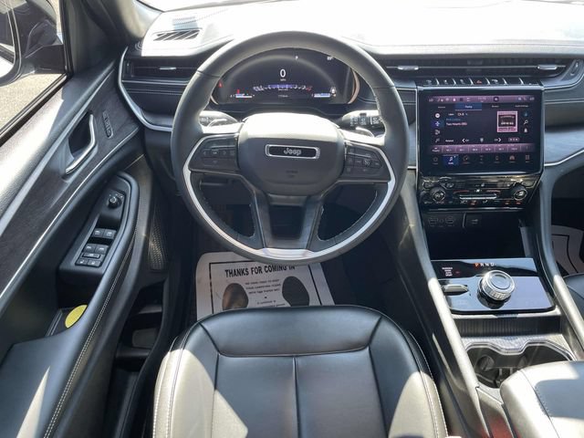 Used 2025 Jeep Grand Cherokee L Limited w/ Black Appearance Package AWD/4WD image 15