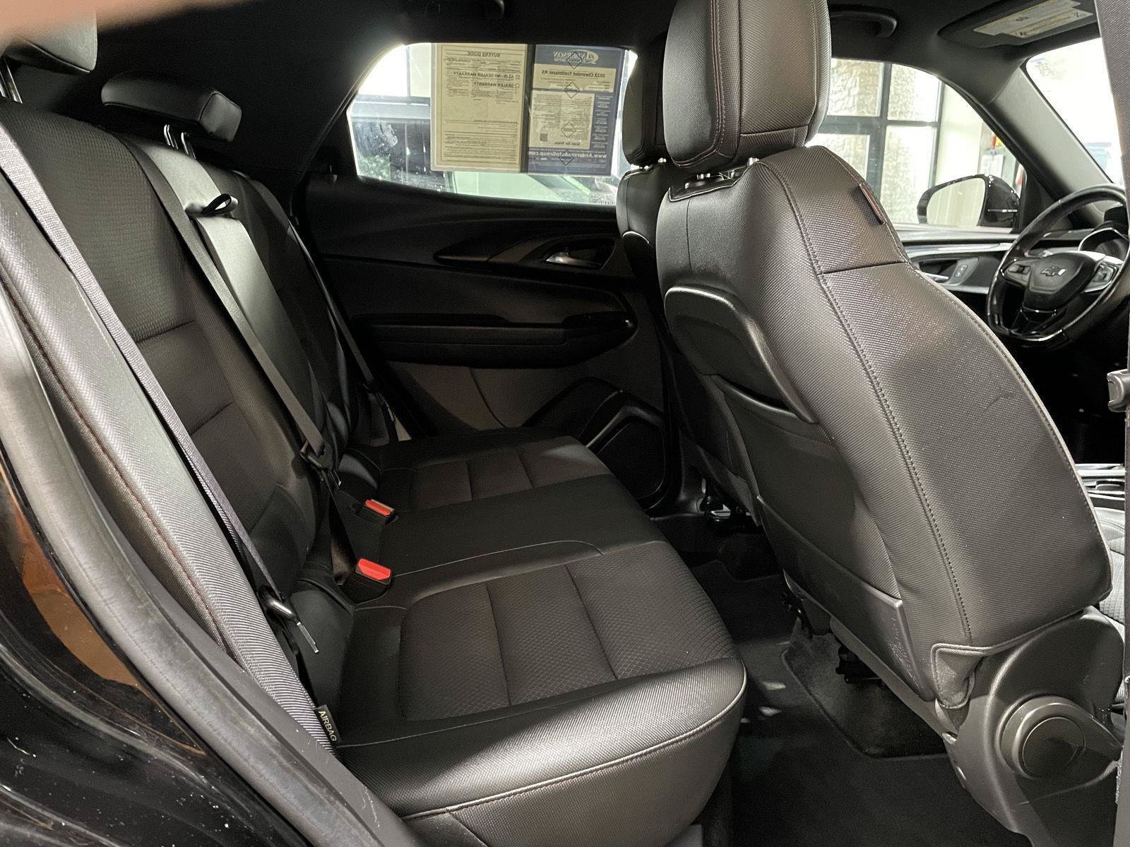 Used 2023 Chevrolet TrailBlazer RS FWD image 18
