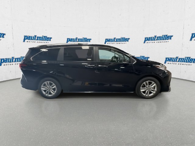 Used 2024 Toyota Sienna Limited AWD/4WD image 13