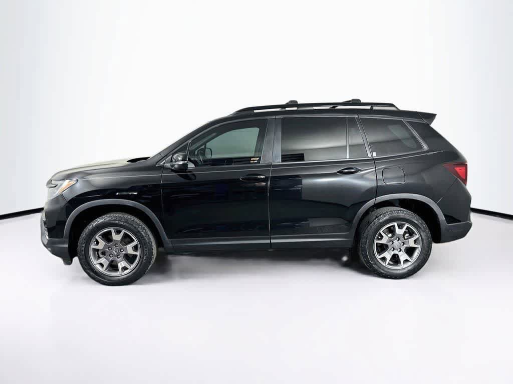 Used 2023 Honda Passport TrailSport image 3