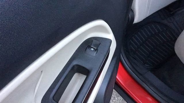 Certified 2019 Ford EcoSport SE w/ SE Convenience Package image 14