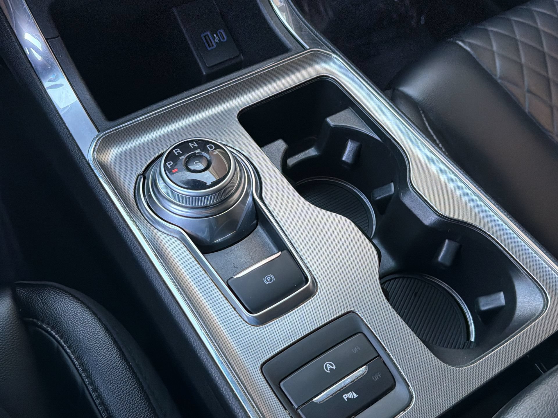 Certified 2024 Ford Edge Titanium AWD/4WD image 19
