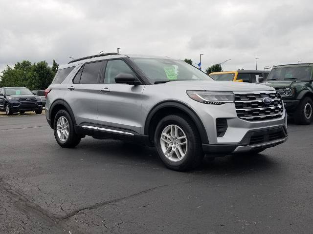 Certified 2025 Ford Explorer Active AWD/4WD image 9
