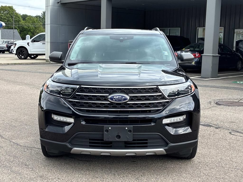 Certified 2023 Ford Explorer XLT w/ Equipment Group 202A AWD/4WD image 2