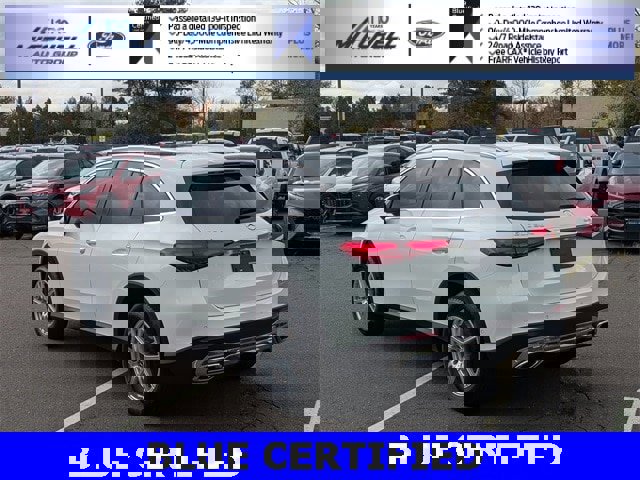 Used 2023 Mercedes-Benz GLC 300 4MATIC image 3