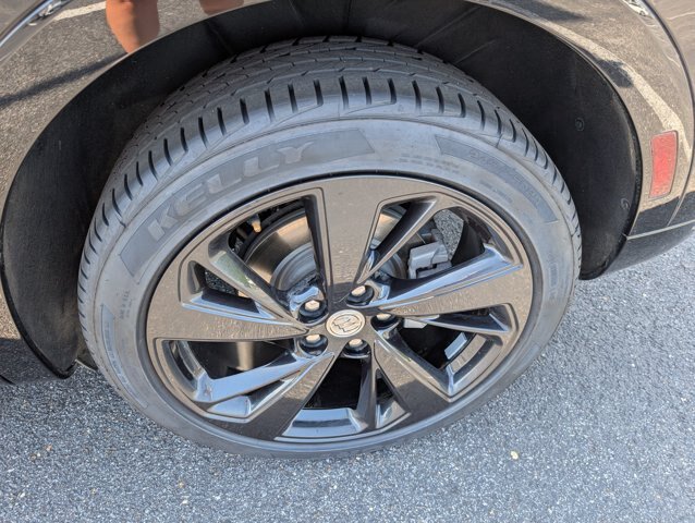 Used 2021 Buick Envision Essence w/ Sport Touring Package FWD image 28