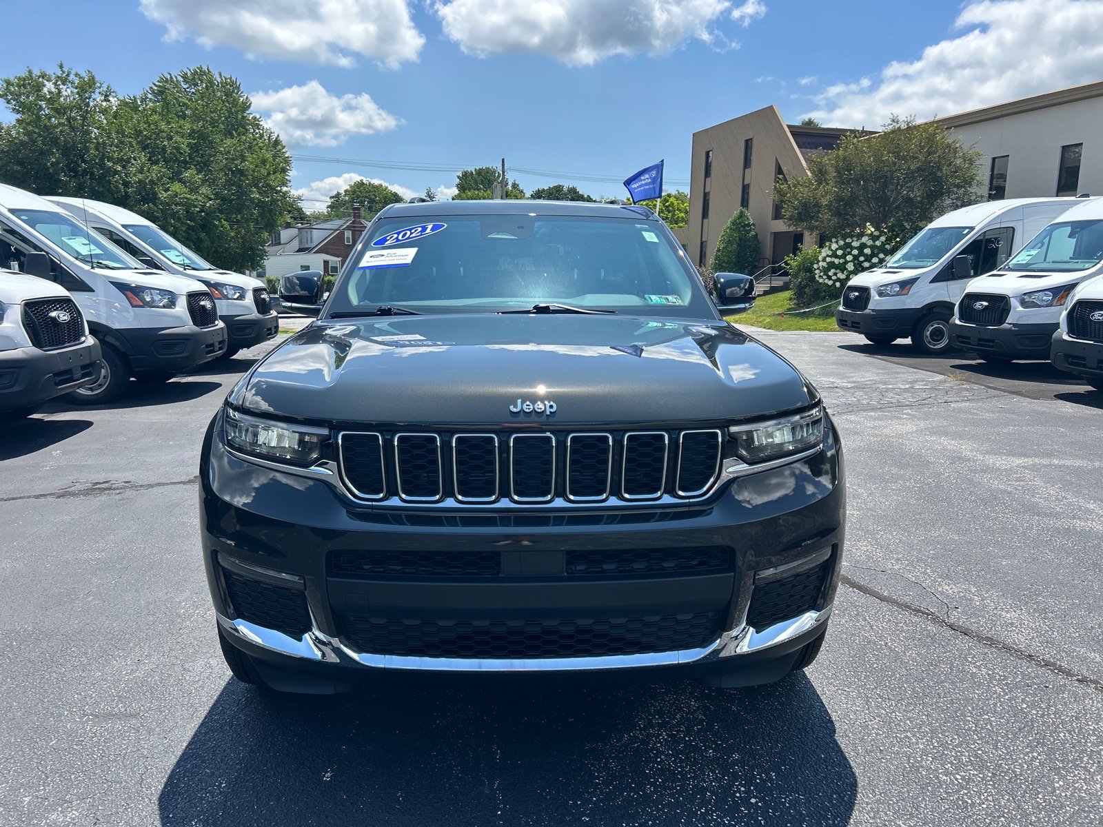 Used 2021 Jeep Grand Cherokee L Limited AWD/4WD image 2