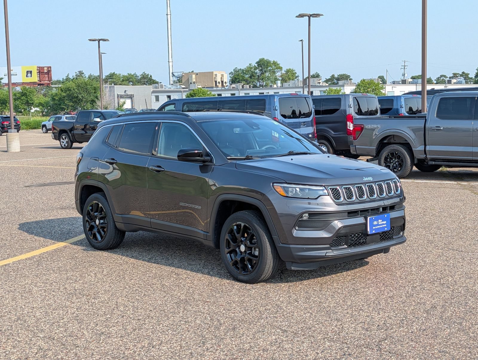 Used 2023 Jeep Compass Latitude w/ Sun and Sound Group AWD/4WD image 12
