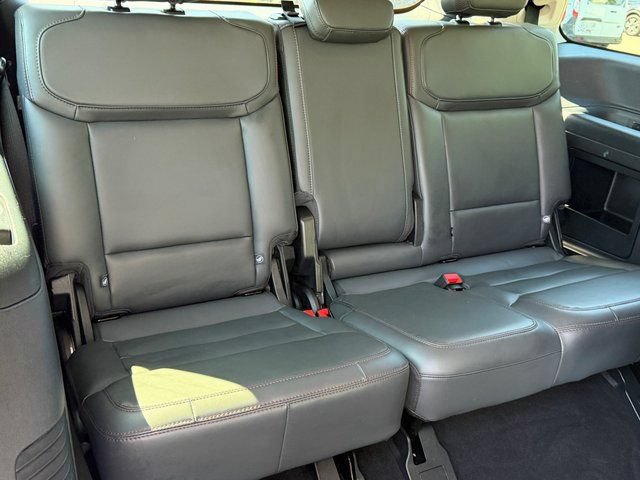 Certified 2025 Ford Expedition Active AWD/4WD image 38