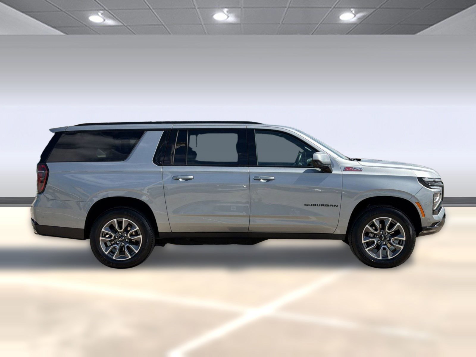 Used 2025 Chevrolet Suburban Z71 image 2