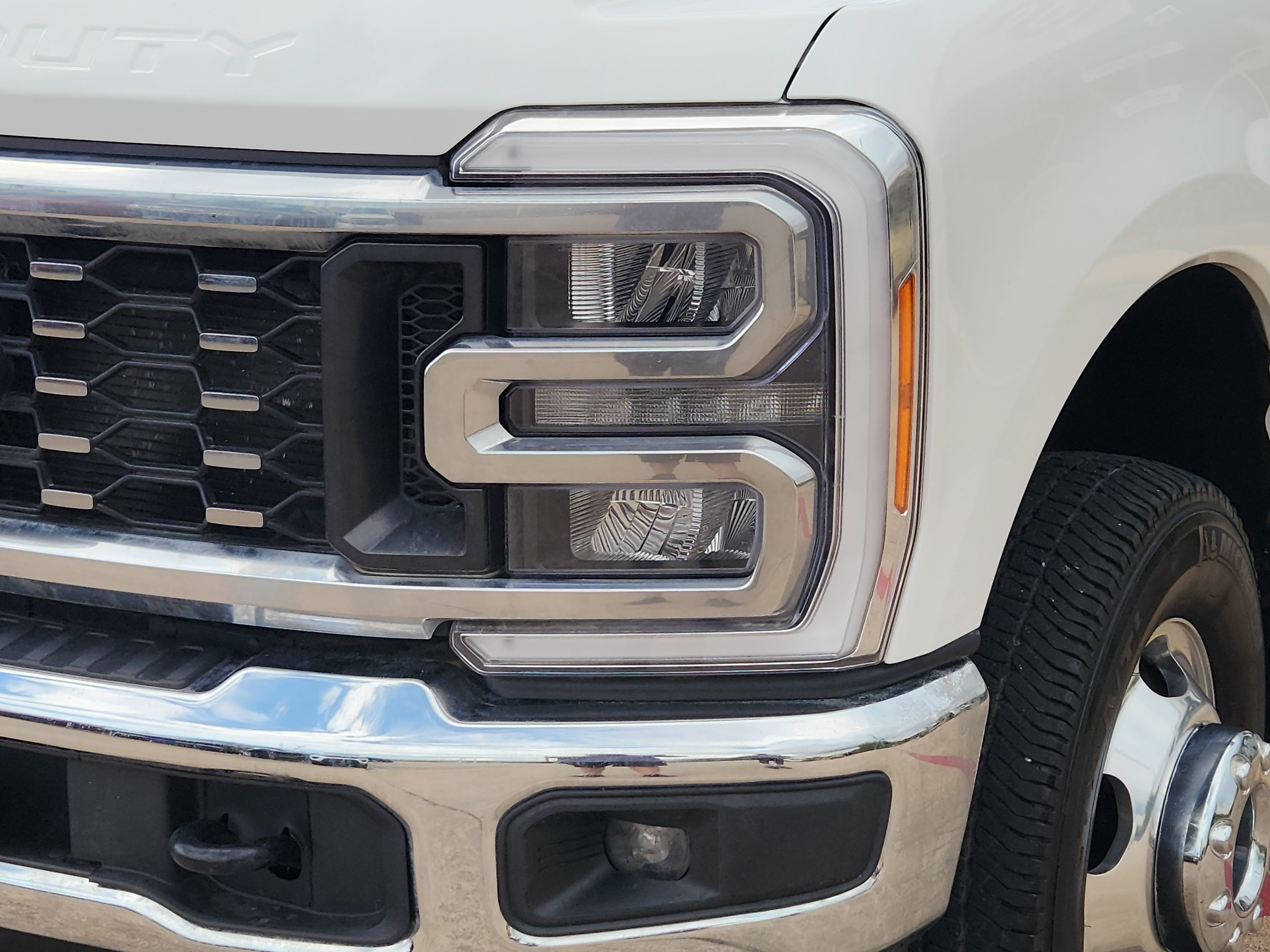 Certified 2023 Ford F350 Lariat AWD/4WD image 6