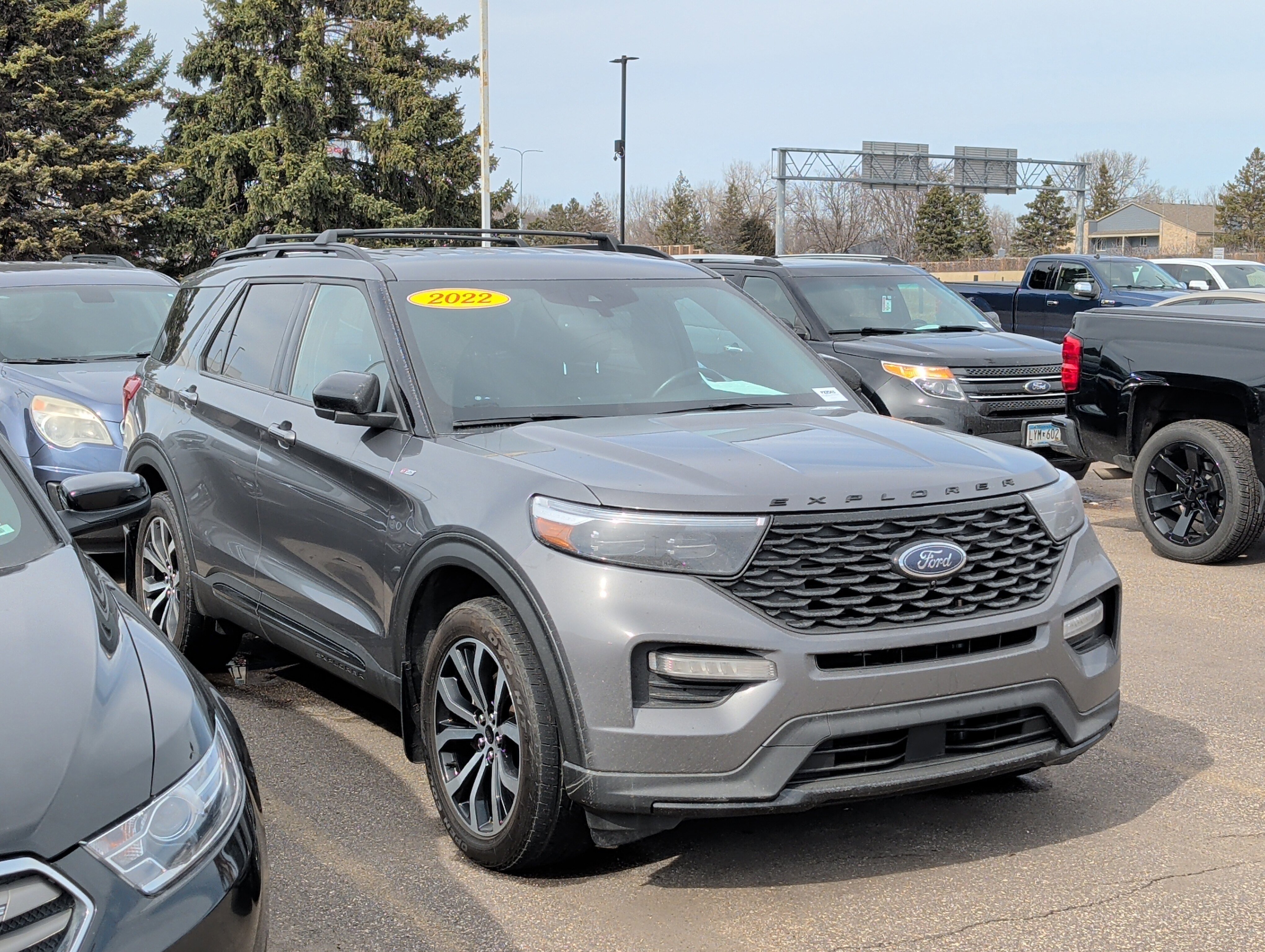 Certified 2022 Ford Explorer ST-Line w/ Class IV Trailer Tow Package image 4