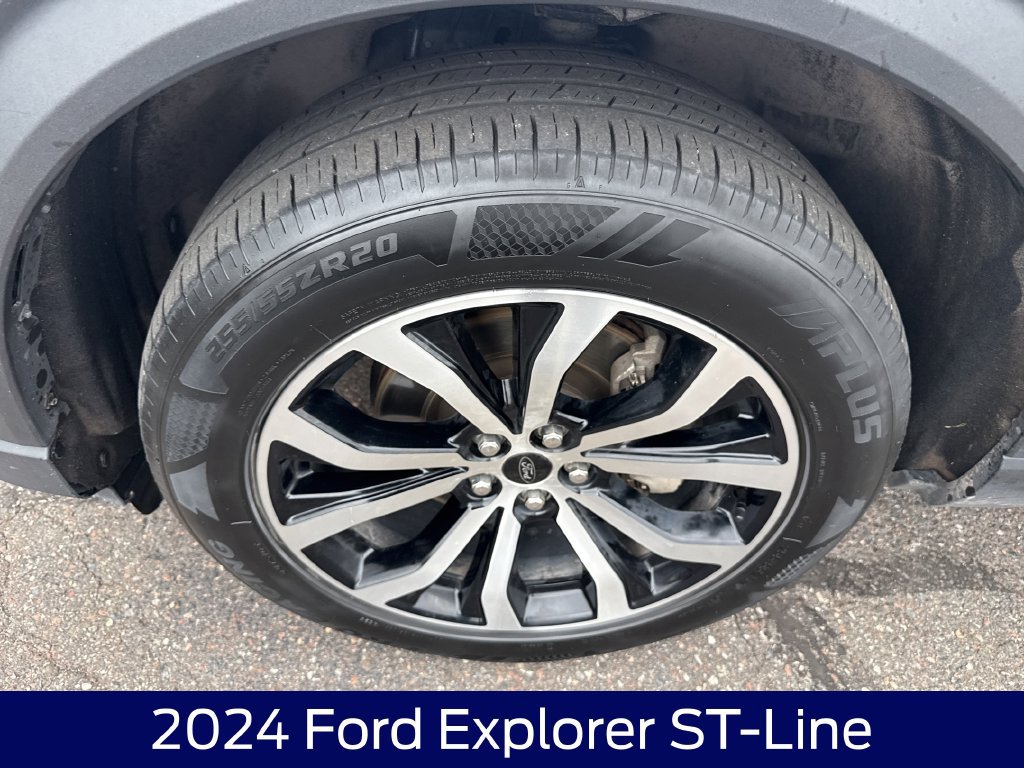 Certified 2024 Ford Explorer ST-Line w/ Class IV Trailer Tow Package AWD/4WD image 21