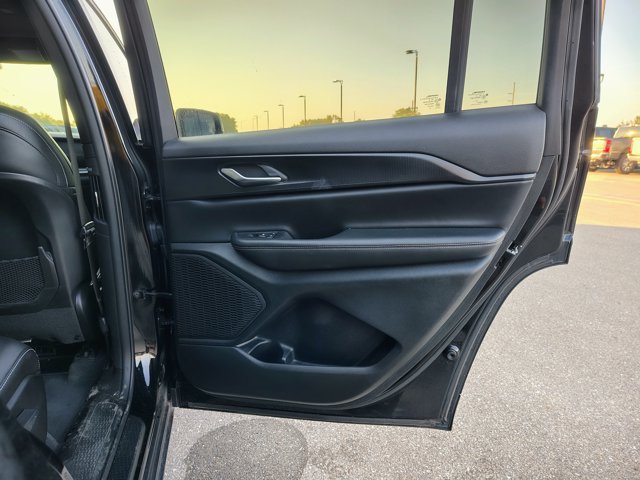 Used 2023 Jeep Grand Cherokee L Laredo AWD/4WD image 15