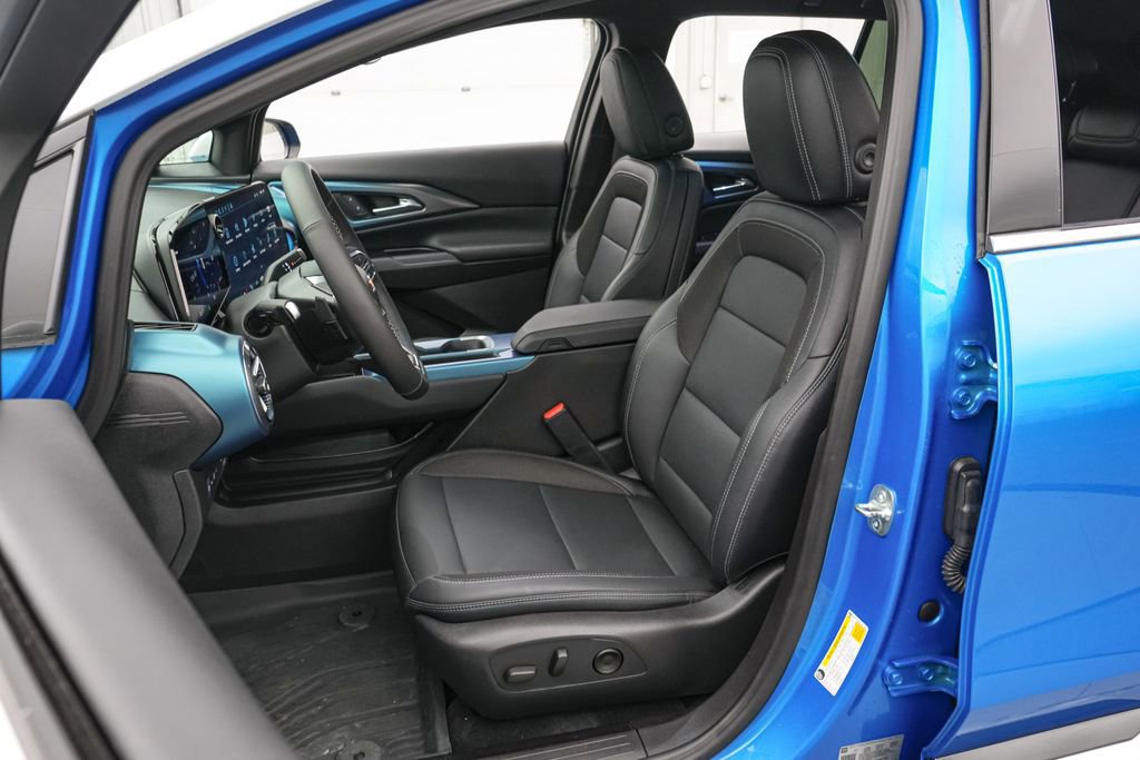 Used 2025 Chevrolet Equinox EV LT w/ Convenience Package image 18